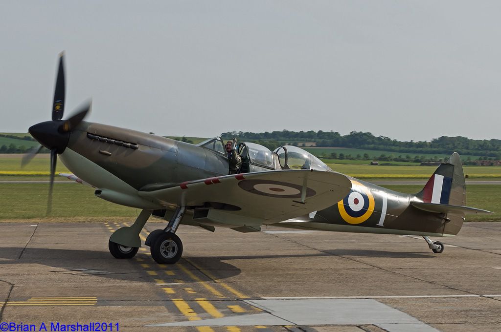 http://i5.photobucket.com/albums/y200/penpusher/05%20Duxford%202011/14%20Duxford%2006May11/13.jpg