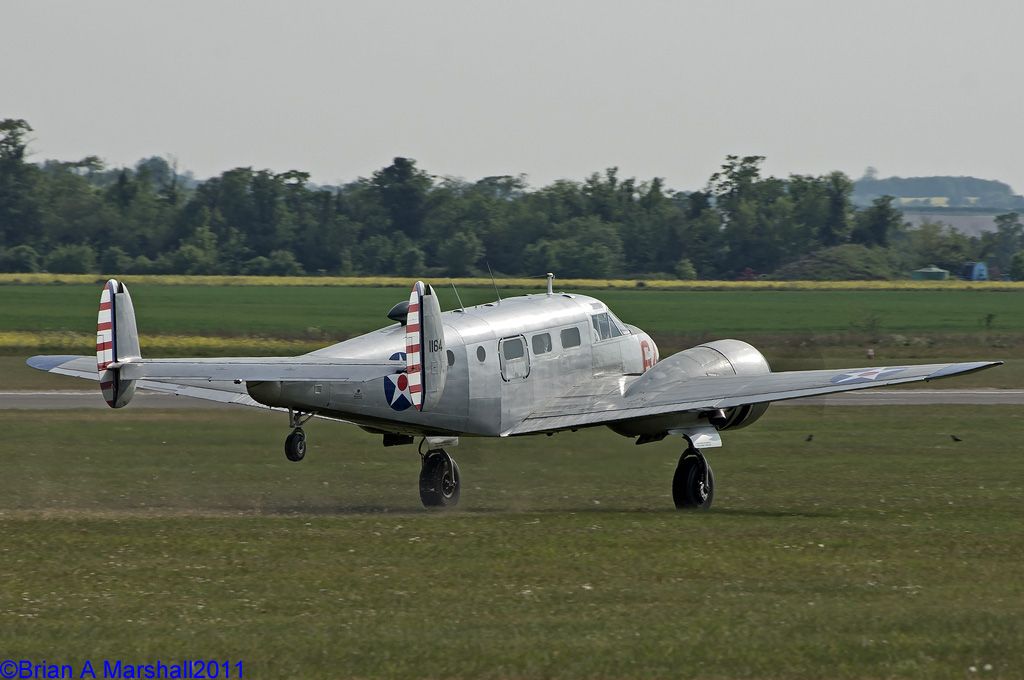 http://i5.photobucket.com/albums/y200/penpusher/05%20Duxford%202011/14%20Duxford%2006May11/14.jpg