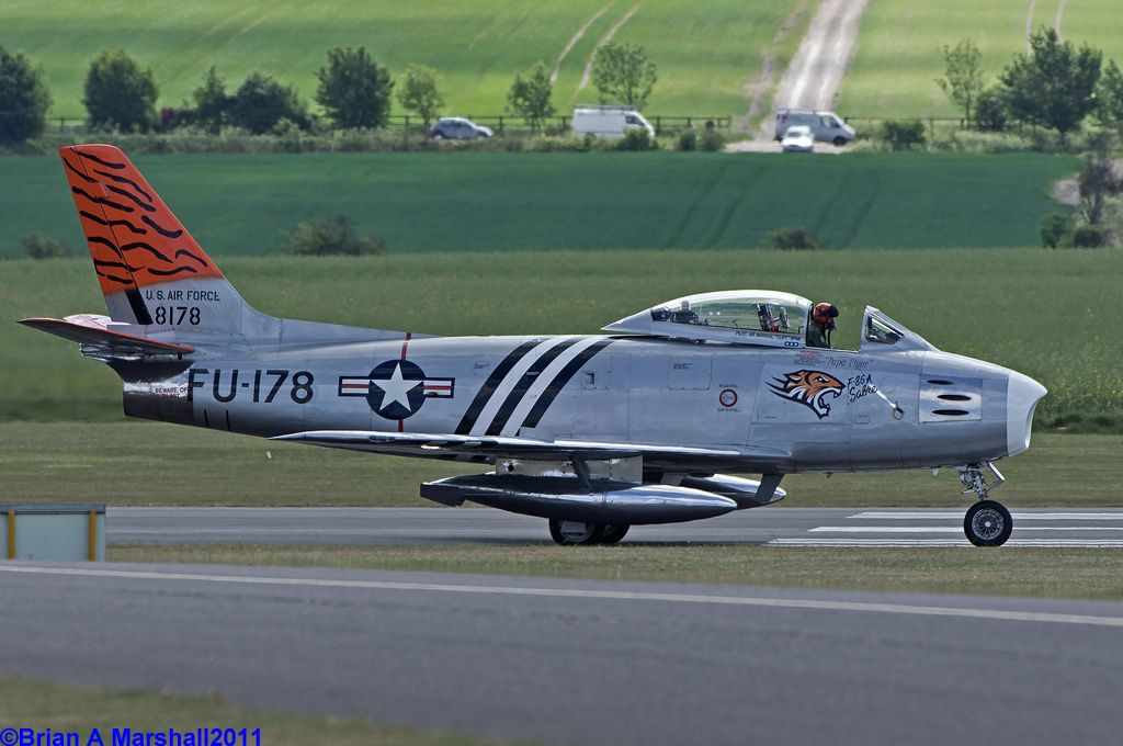 http://i5.photobucket.com/albums/y200/penpusher/05%20Duxford%202011/15%20Duxford%2013May11/02.jpg