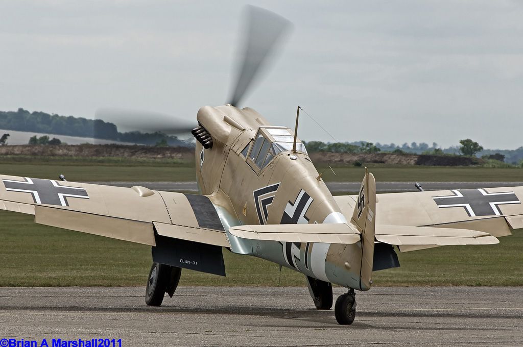 http://i5.photobucket.com/albums/y200/penpusher/05%20Duxford%202011/15%20Duxford%2013May11/05.jpg