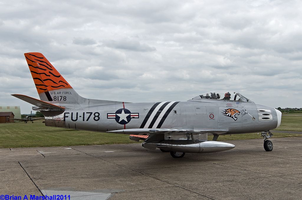 http://i5.photobucket.com/albums/y200/penpusher/05%20Duxford%202011/15%20Duxford%2013May11/08.jpg