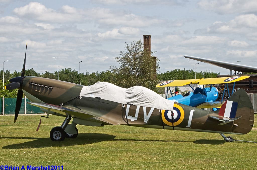 http://i5.photobucket.com/albums/y200/penpusher/05%20Duxford%202011/19%2014Jun11/02.jpg