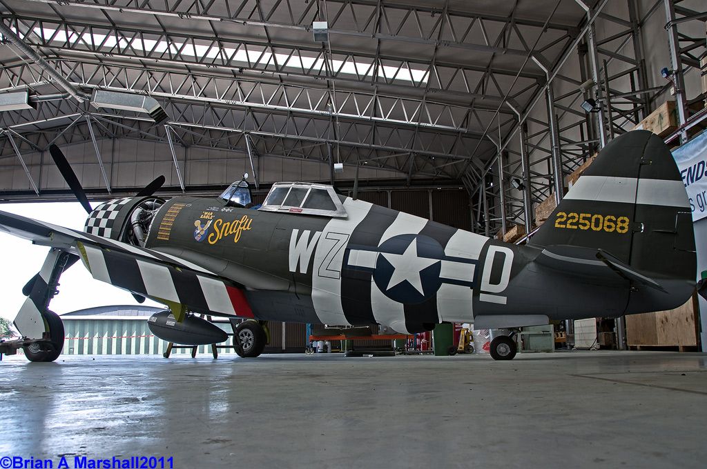 http://i5.photobucket.com/albums/y200/penpusher/05%20Duxford%202011/19%2014Jun11/09.jpg