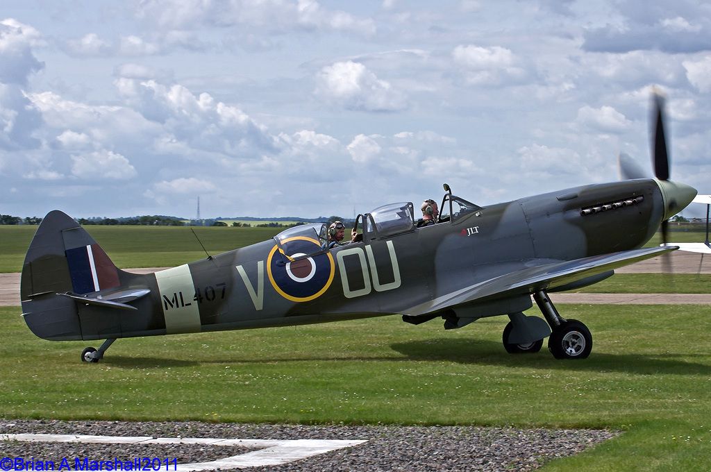http://i5.photobucket.com/albums/y200/penpusher/05%20Duxford%202011/21%20Duxford%2024Jun11/02-1.jpg