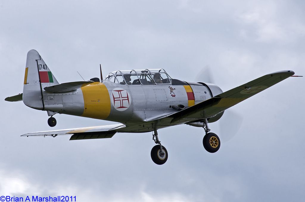 http://i5.photobucket.com/albums/y200/penpusher/05%20Duxford%202011/21%20Duxford%2024Jun11/06-1.jpg