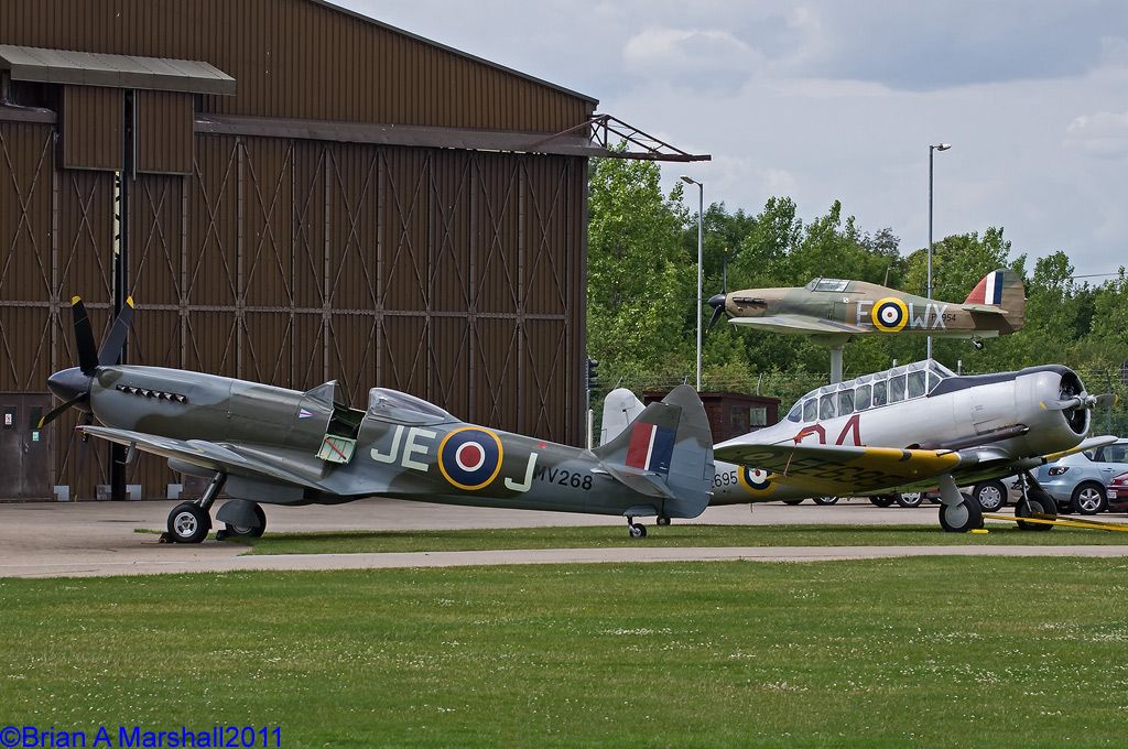 http://i5.photobucket.com/albums/y200/penpusher/05%20Duxford%202011/21%20Duxford%2024Jun11/07-1.jpg
