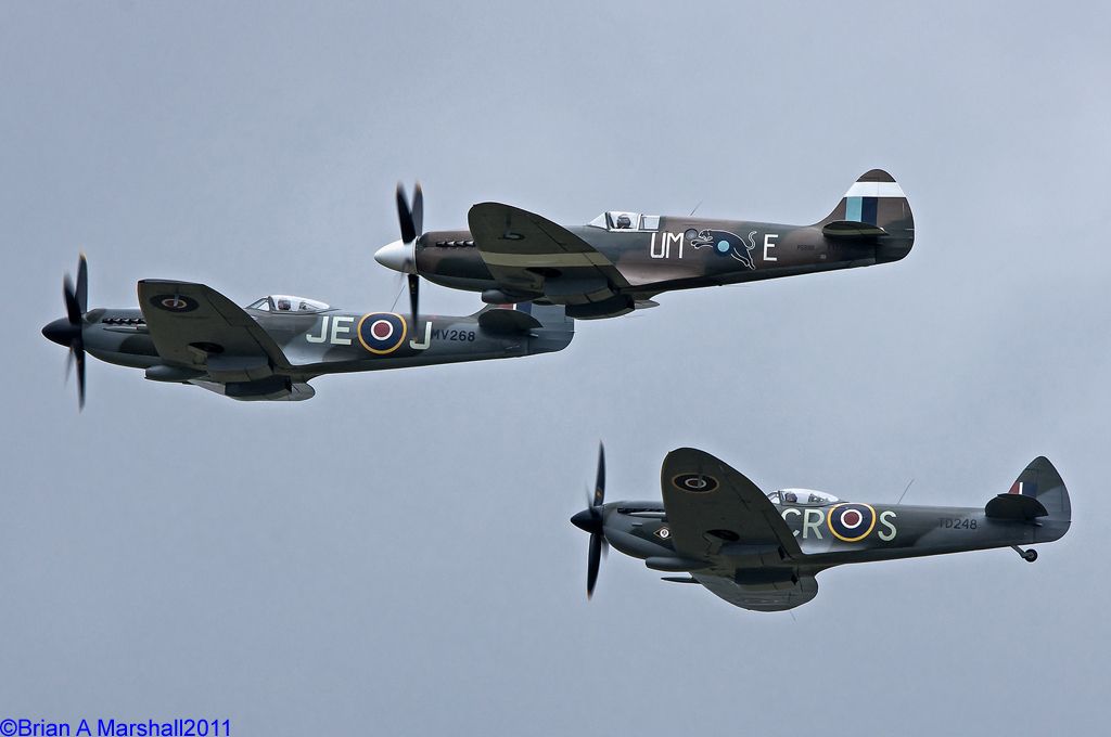 http://i5.photobucket.com/albums/y200/penpusher/05%20Duxford%202011/23%20legends%202011/FL01-2.jpg