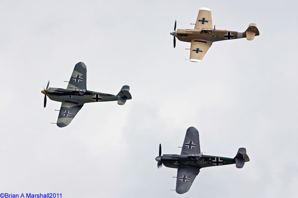 http://i5.photobucket.com/albums/y200/penpusher/05%20Duxford%202011/23%20legends%202011/FL02-1.jpg