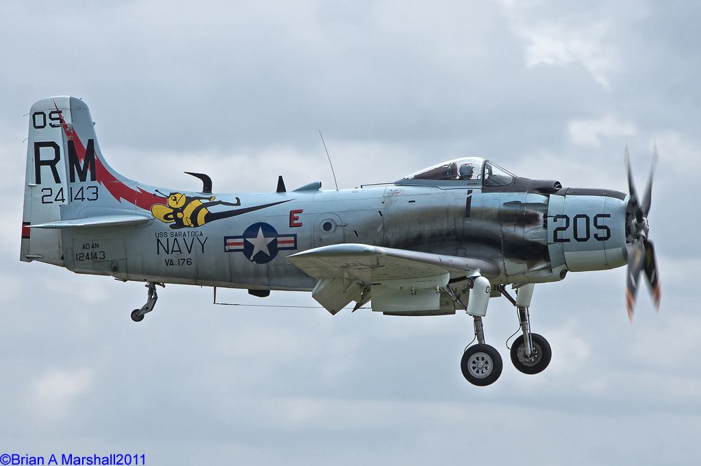 http://i5.photobucket.com/albums/y200/penpusher/05%20Duxford%202011/23%20legends%202011/FL04-1.jpg