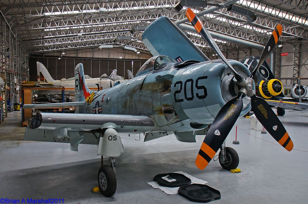 http://i5.photobucket.com/albums/y200/penpusher/05%20Duxford%202011/26%20Duxford%2019Jul11/01.jpg