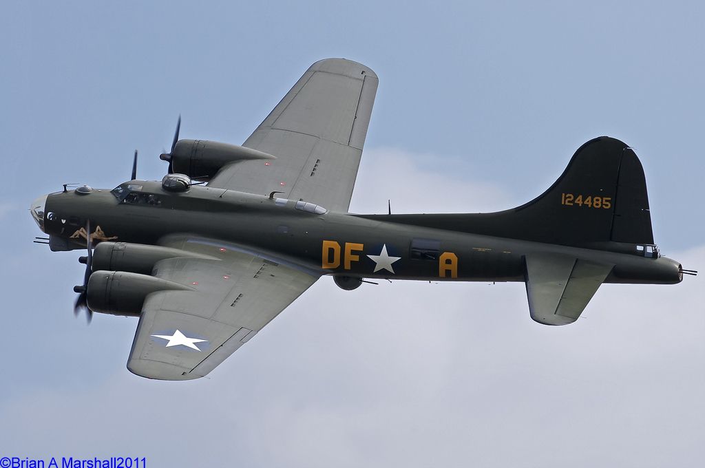 http://i5.photobucket.com/albums/y200/penpusher/05%20Duxford%202011/27%20Sally-B%2031Jul11/DSC04896copy.jpg