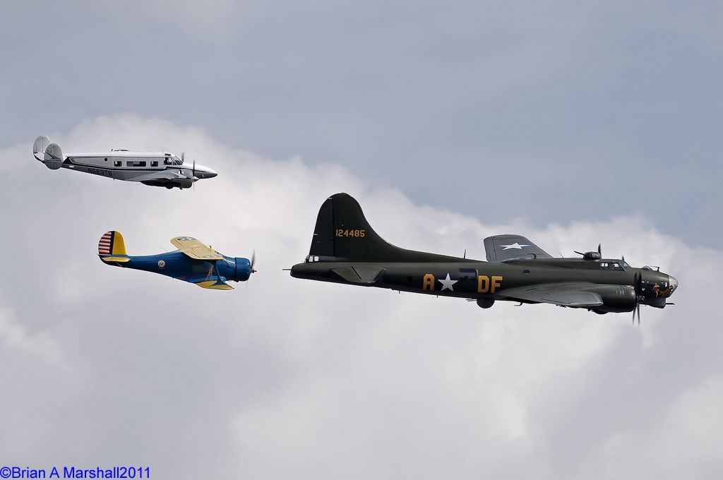 http://i5.photobucket.com/albums/y200/penpusher/05%20Duxford%202011/27%20Sally-B%2031Jul11/DSC05473copy.jpg