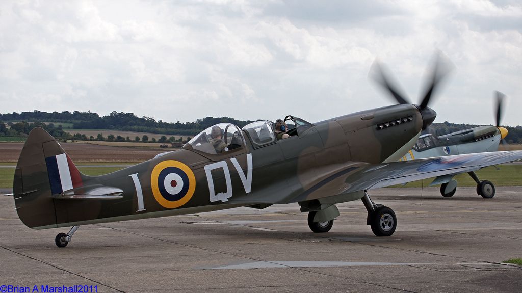 http://i5.photobucket.com/albums/y200/penpusher/05%20Duxford%202011/31%20AAD%2019Aug11/09.jpg