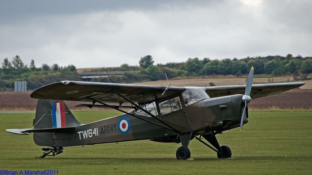 http://i5.photobucket.com/albums/y200/penpusher/05%20Duxford%202011/32%20Duxford%2027%20Aug11/01.jpg
