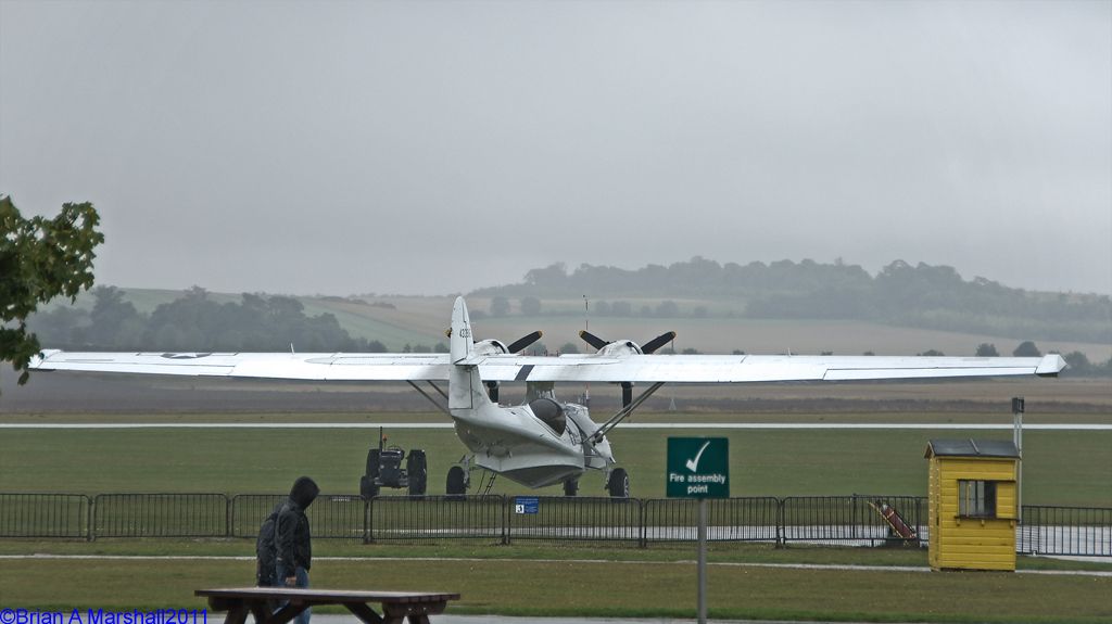 http://i5.photobucket.com/albums/y200/penpusher/05%20Duxford%202011/32%20Duxford%2027%20Aug11/03.jpg