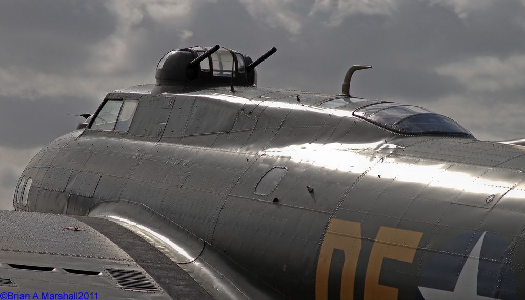 http://i5.photobucket.com/albums/y200/penpusher/05%20Duxford%202011/35%20Duxford%2023Sep11/25.jpg