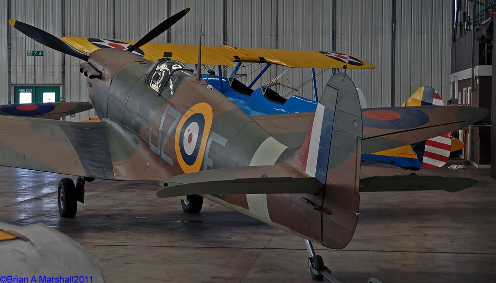 http://i5.photobucket.com/albums/y200/penpusher/05%20Duxford%202011/35%20Duxford%2023Sep11/28.jpg