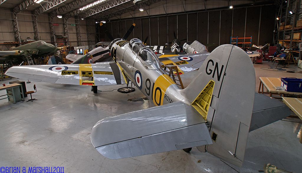 http://i5.photobucket.com/albums/y200/penpusher/05%20Duxford%202011/40%20Duxford%2002Dec11/05.jpg