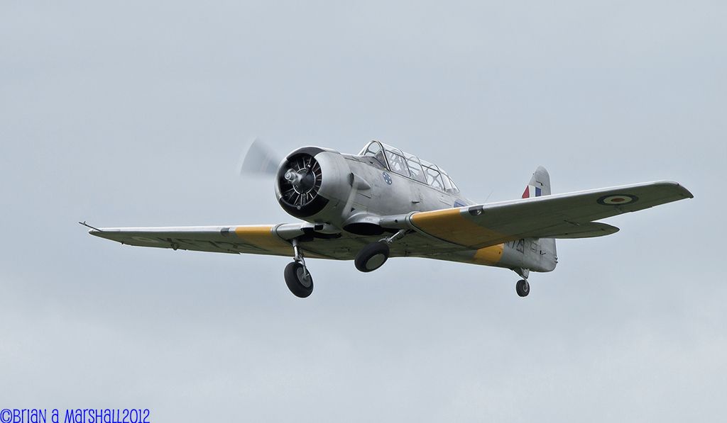 http://i5.photobucket.com/albums/y200/penpusher/07%20Duxford%202012/10%20Duxford%2006May12/01.jpg