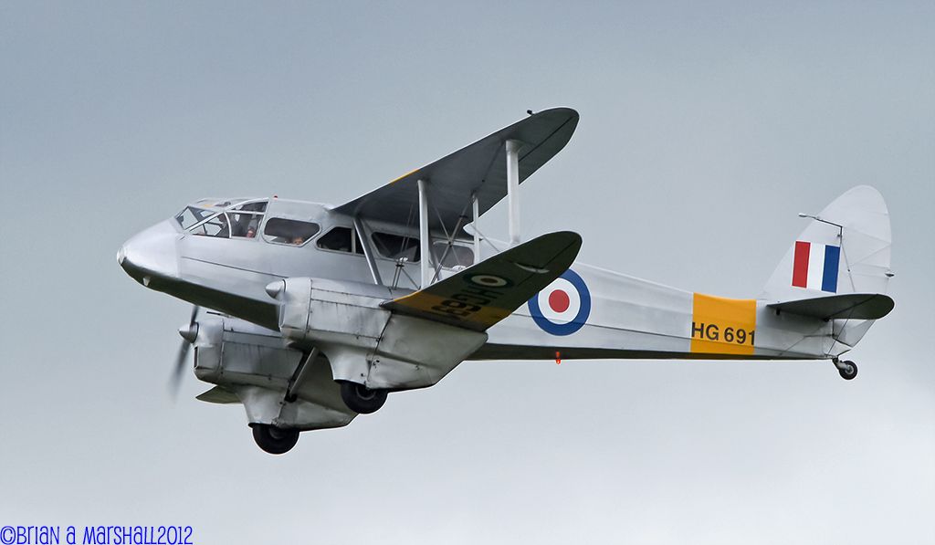 http://i5.photobucket.com/albums/y200/penpusher/07%20Duxford%202012/10%20Duxford%2006May12/04.jpg