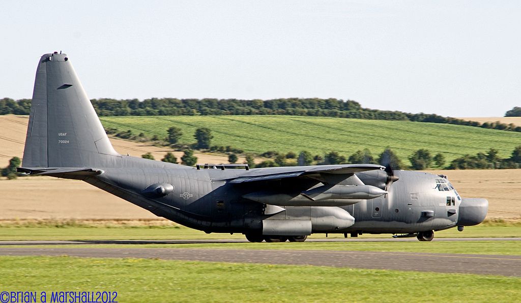 http://i5.photobucket.com/albums/y200/penpusher/07%20Duxford%202012/24%20AAD%2017Aug12/10.jpg