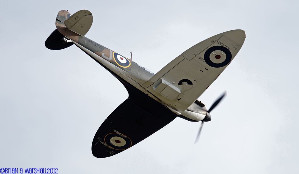 http://i5.photobucket.com/albums/y200/penpusher/07%20Duxford%202012/30%20Duxford%208-9Sep12/13.jpg