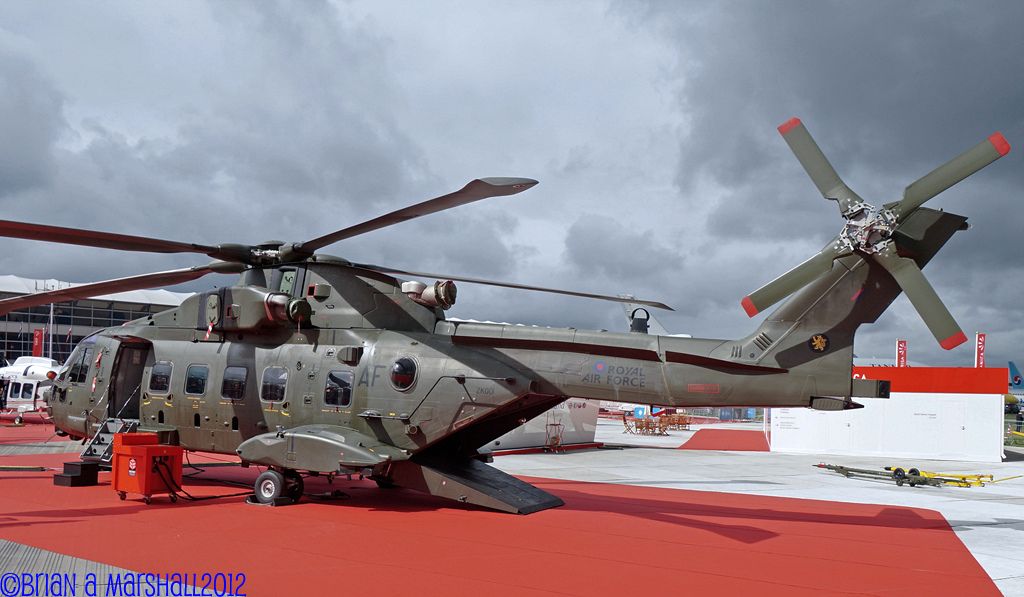 http://i5.photobucket.com/albums/y200/penpusher/08%20Miscellaneous%202012/12%20Farnborough%202012/15.jpg