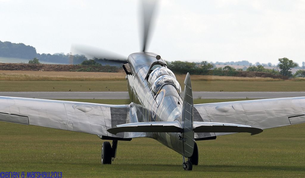 http://i5.photobucket.com/albums/y200/penpusher/09%20Duxford%202013/14%20SpitShow%2028Jul13/05.jpg