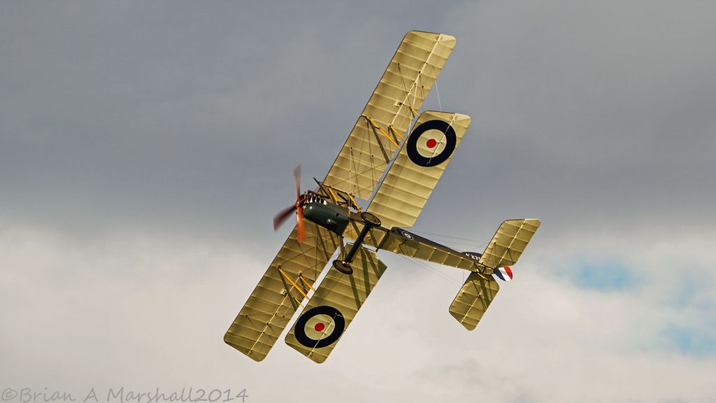 http://i5.photobucket.com/albums/y200/penpusher/11%20Duxford%202014/04%20Old%20Warden/01%20Old%20Warden%2029Jun14/11.jpg~original