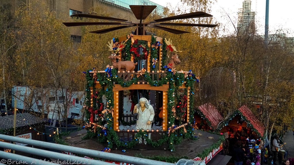 http://i5.photobucket.com/albums/y200/penpusher/13%202015/02%20Miscellaneous/01%20London%20Xmas/01.jpg~original