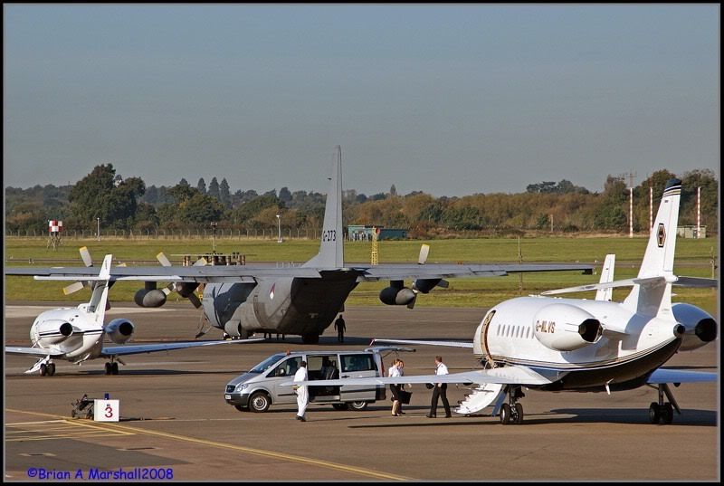 http://i5.photobucket.com/albums/y200/penpusher/32%20Sqn%20Northolt%20-%2022%20Oct%2008/15.jpg