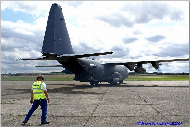 http://i5.photobucket.com/albums/y200/penpusher/American%20Air%20Day%20Duxford%20-%2028%20Jul%2007/02.jpg