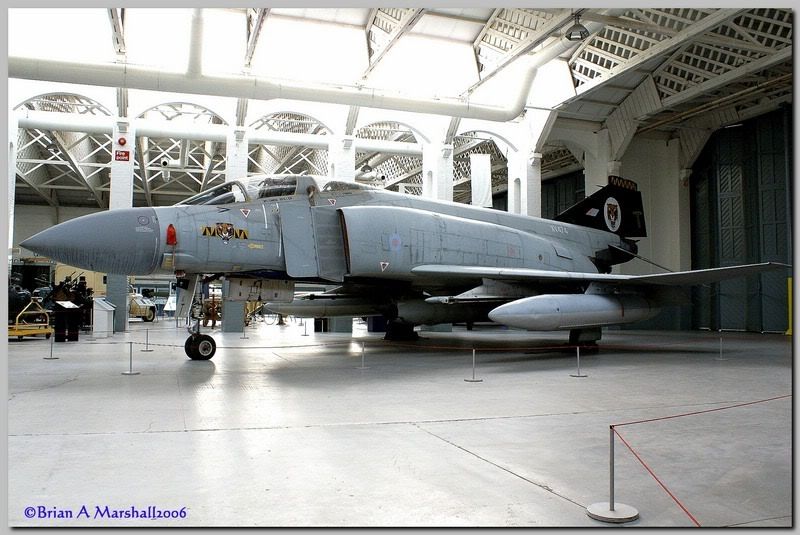 http://i5.photobucket.com/albums/y200/penpusher/Duxford%20-%202%20Dec%2006/07.jpg