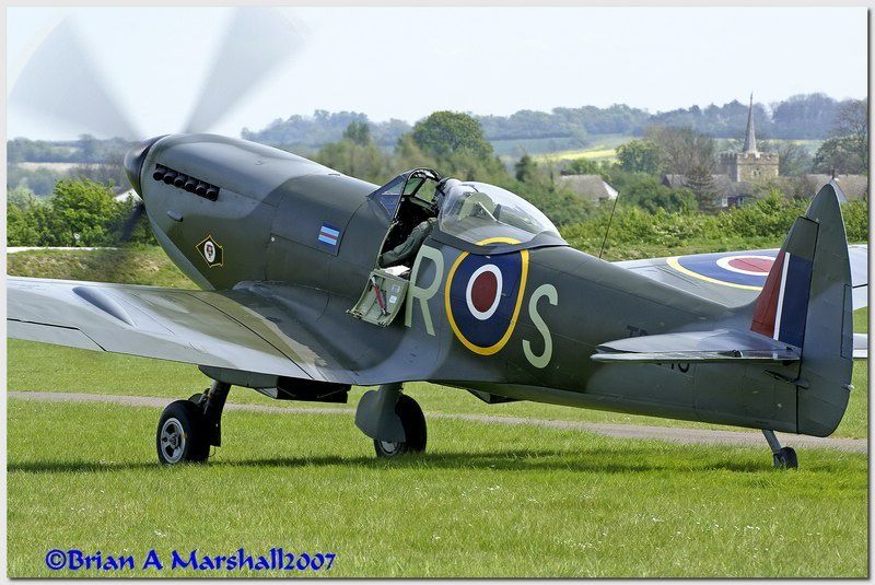 http://i5.photobucket.com/albums/y200/penpusher/Duxford%20-%2026%20Apr%2007/_DSC8717copy.jpg