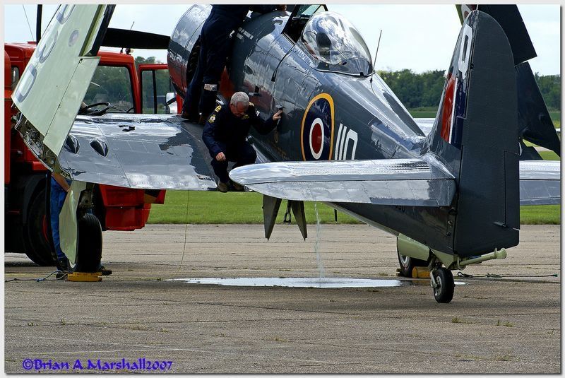 http://i5.photobucket.com/albums/y200/penpusher/Duxford%20-Falkland%20Show%20-%2020%20May%2007/07.jpg