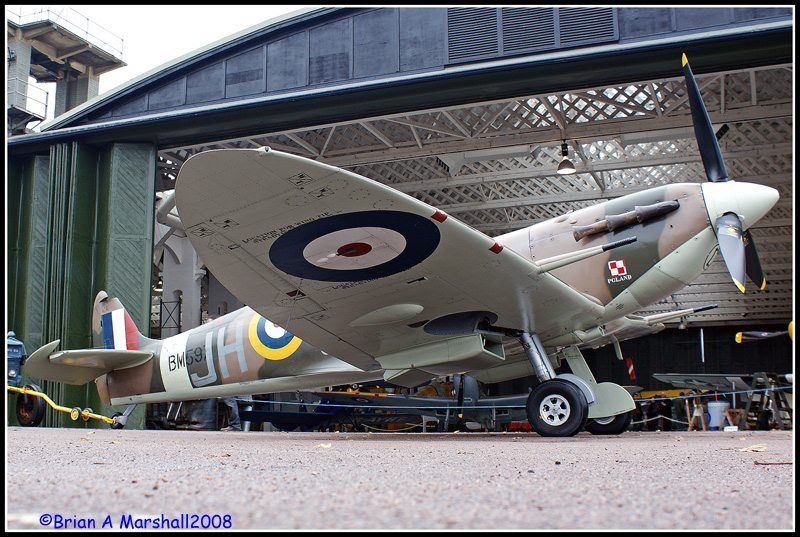 http://i5.photobucket.com/albums/y200/penpusher/Duxford%2005%20Nov%2008/12.jpg