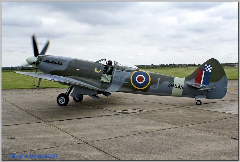 http://i5.photobucket.com/albums/y200/penpusher/Duxford%2007%20Sep%2007/06.jpg