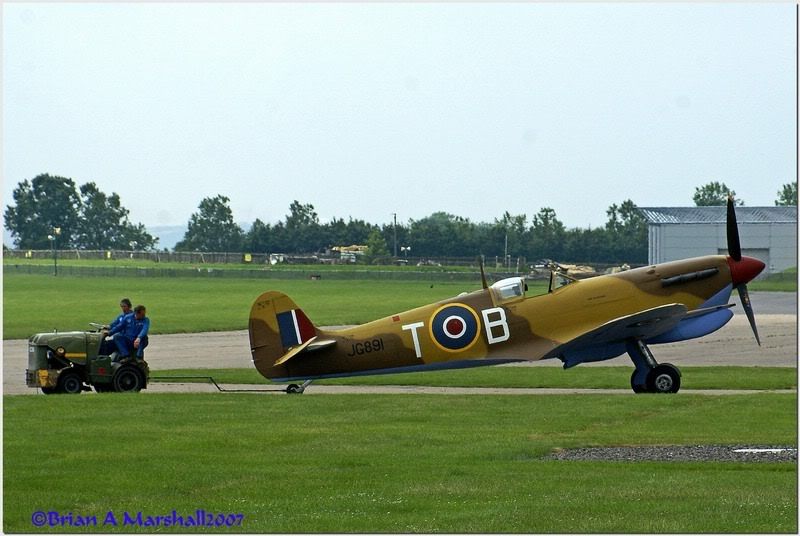 http://i5.photobucket.com/albums/y200/penpusher/Duxford%2025%20May%2007/25.jpg
