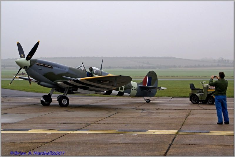 http://i5.photobucket.com/albums/y200/penpusher/Duxford%20Retro/17Nov.jpg