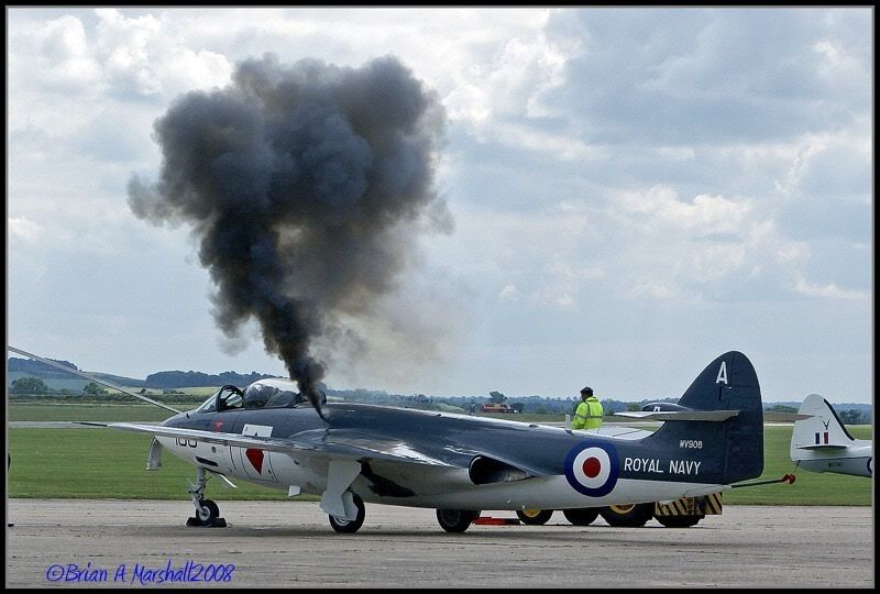 http://i5.photobucket.com/albums/y200/penpusher/Duxford%20Spring%20Show%2018%20May%2008/03.jpg