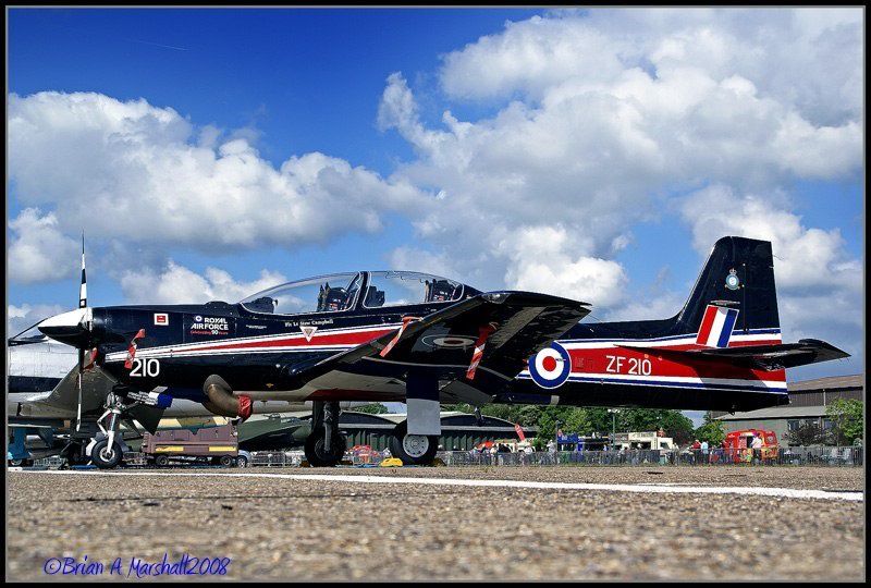 http://i5.photobucket.com/albums/y200/penpusher/Duxford%20Spring%20Show%2018%20May%2008/06.jpg