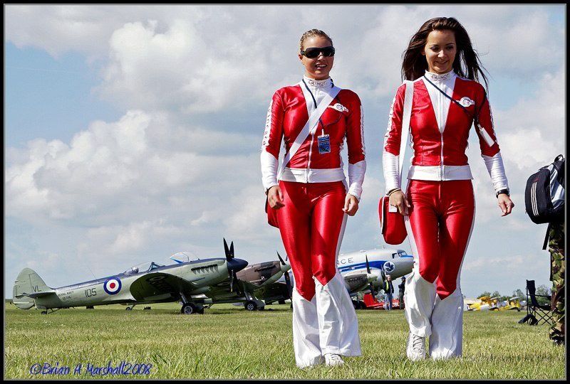 http://i5.photobucket.com/albums/y200/penpusher/Duxford%20Spring%20Show%2018%20May%2008/10.jpg