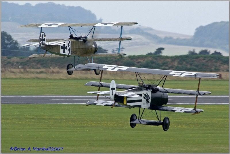 http://i5.photobucket.com/albums/y200/penpusher/Duxford%20Summer%20Show%2008%20Sep%2007/04.jpg