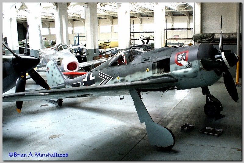 http://i5.photobucket.com/albums/y200/penpusher/IWM%20Duxford%20-%2022%20Dec%2006/07.jpg