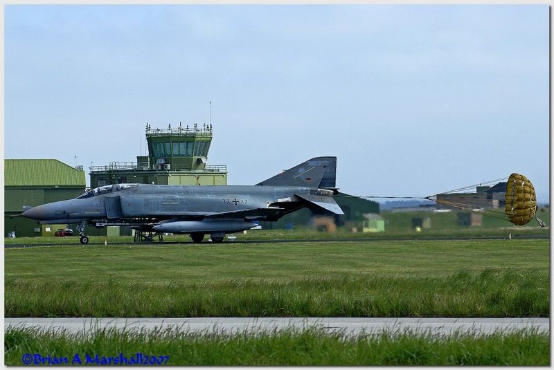 http://i5.photobucket.com/albums/y200/penpusher/JG71%20Lossiemouth%202-3%20May%2007/08.jpg