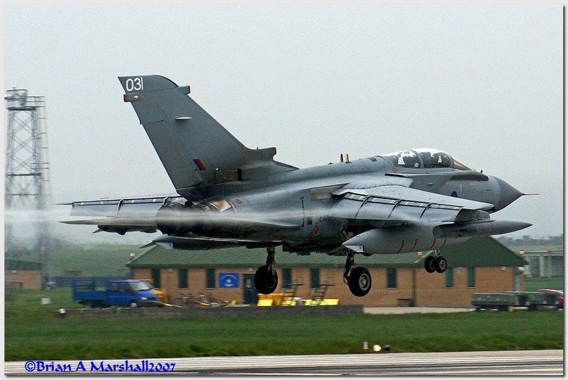 http://i5.photobucket.com/albums/y200/penpusher/RAF%20Lossiemouth%202-3%20May%2007/04.jpg