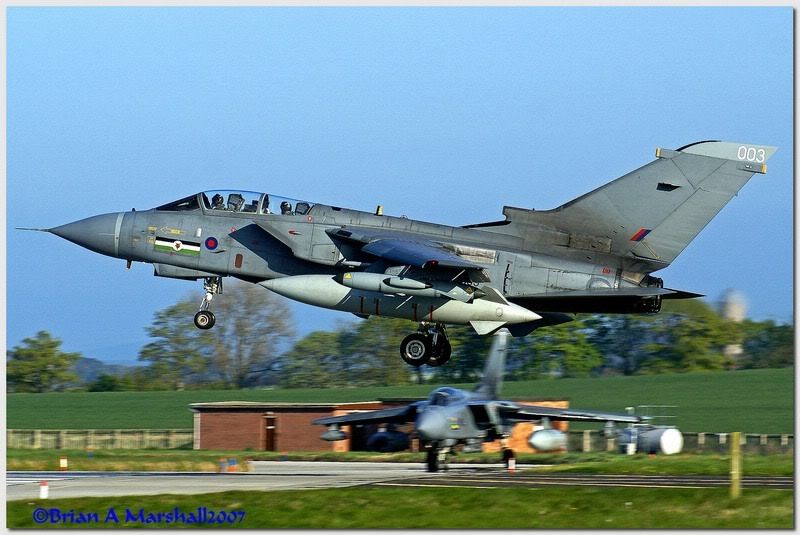 http://i5.photobucket.com/albums/y200/penpusher/RAF%20Lossiemouth%202-3%20May%2007/07.jpg