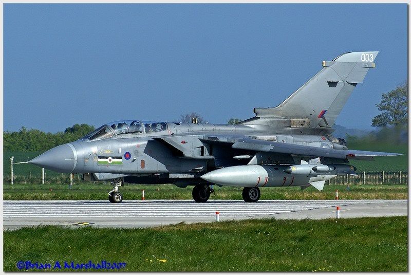 http://i5.photobucket.com/albums/y200/penpusher/RAF%20Lossiemouth%202-3%20May%2007/08.jpg