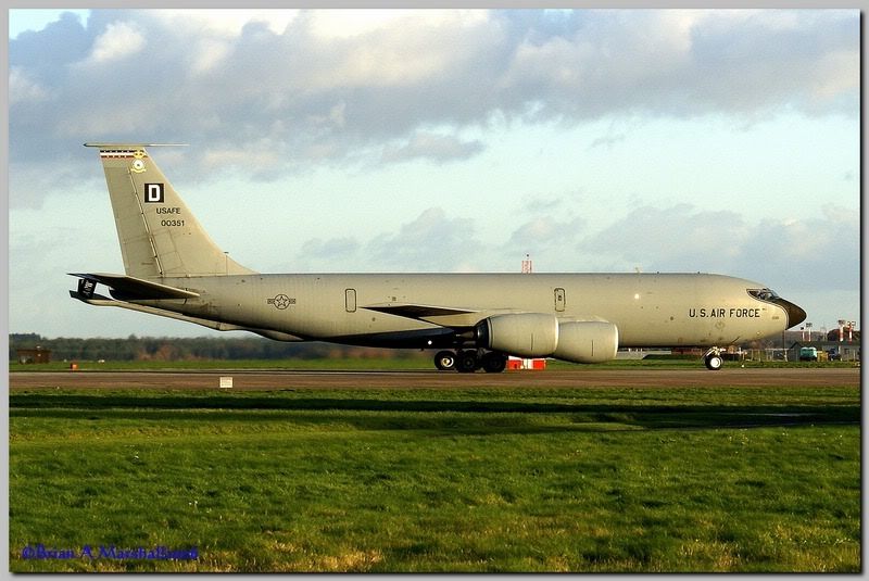 http://i5.photobucket.com/albums/y200/penpusher/RAF%20Mildenhall%20-%2021%20Nov%2006/09.jpg