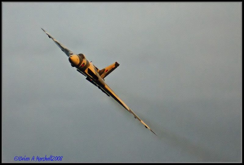 http://i5.photobucket.com/albums/y200/penpusher/Vulcan%20at%20Wyton%2004%20Sep%2008/05.jpg